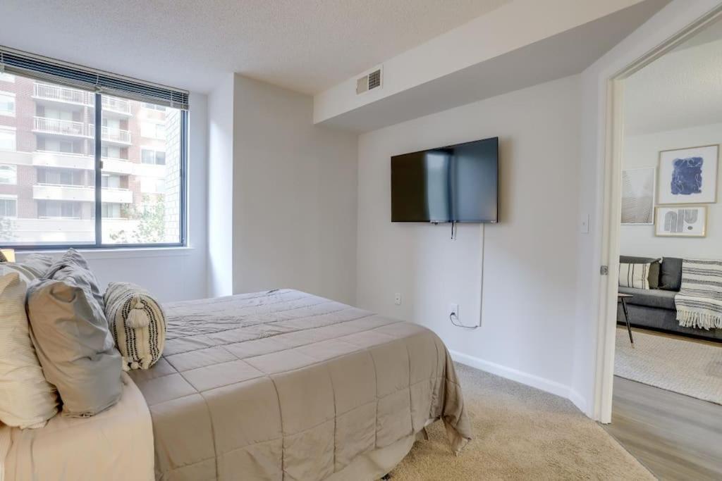 Sensational 1 Bedroom Condo At Ballston Place With Gym アーリントン エクステリア 写真