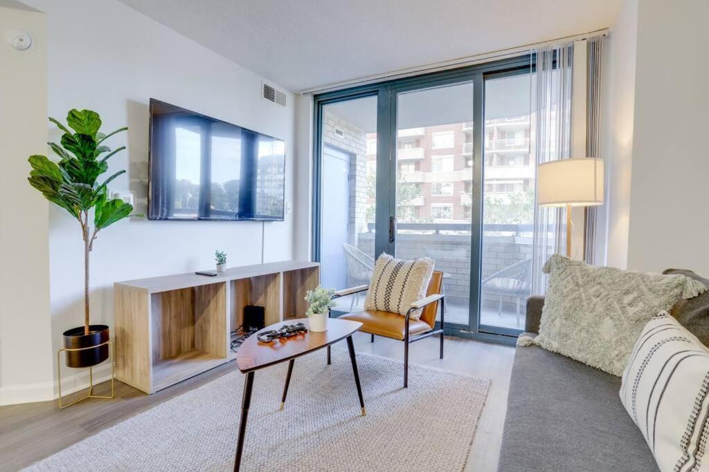Sensational 1 Bedroom Condo At Ballston Place With Gym アーリントン エクステリア 写真