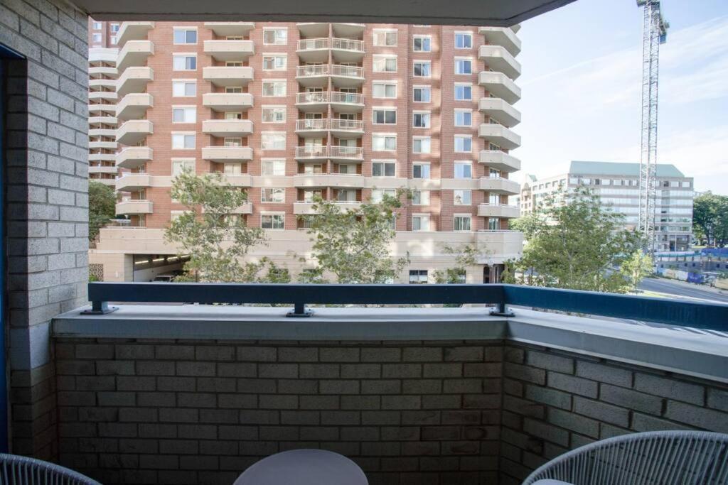 Sensational 1 Bedroom Condo At Ballston Place With Gym アーリントン エクステリア 写真